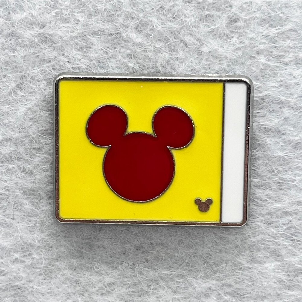 🔮 5/$25 Disney's Yacht Club Resort Mickey Icon‎ Pillow Pin